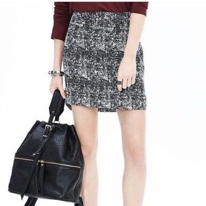 Banana Republic Texture Tweed  Asymmetrical Highrise Skirt Size 4